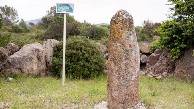 Menhir veyssières